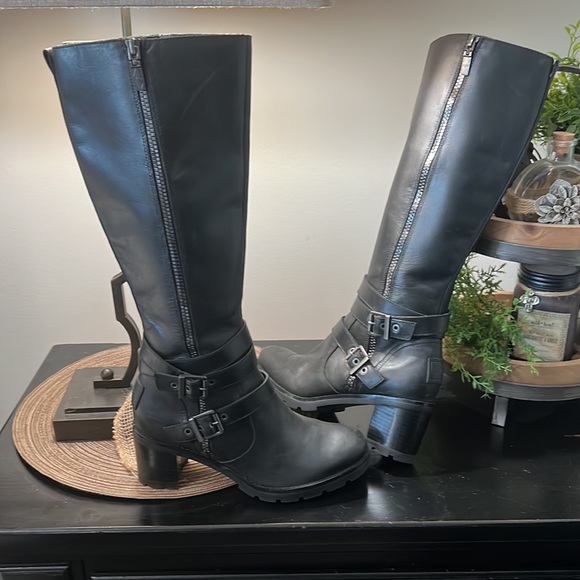 Lana Knee-High Heeled UGG Boots - Picture 8 of 14